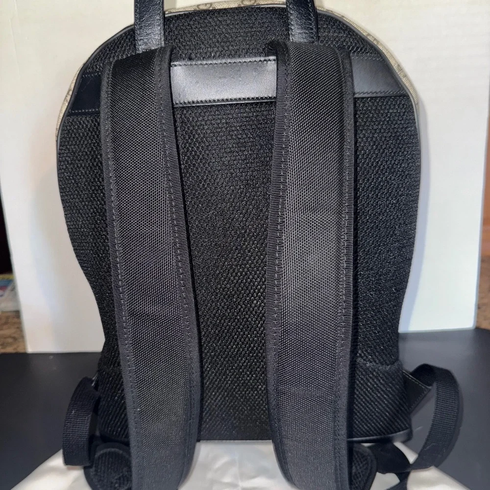 Men's Gucci GG Supreme Large Canvas/Calfskin Exterior Backpack - Picture 4 of 16